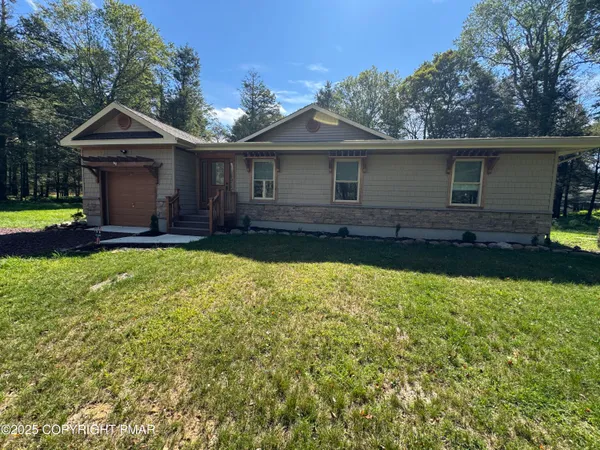 $349,900 | 52 Tanglewood Drive, Albrightsville, PA 18210