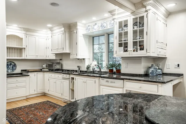 $1,400,000 | 8121 North Illinois Street, Indianapolis, IN 46260