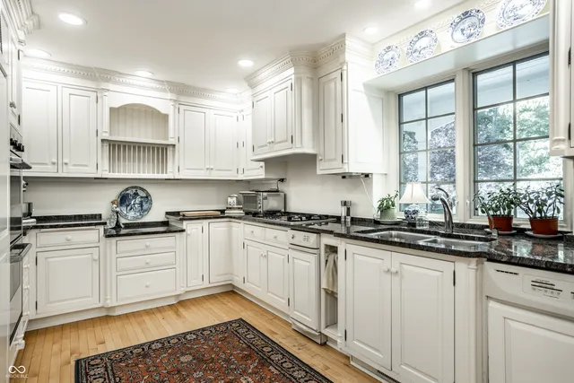 $1,400,000 | 8121 North Illinois Street, Indianapolis, IN 46260