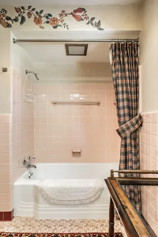 $1,400,000 | 8121 North Illinois Street, Indianapolis, IN 46260