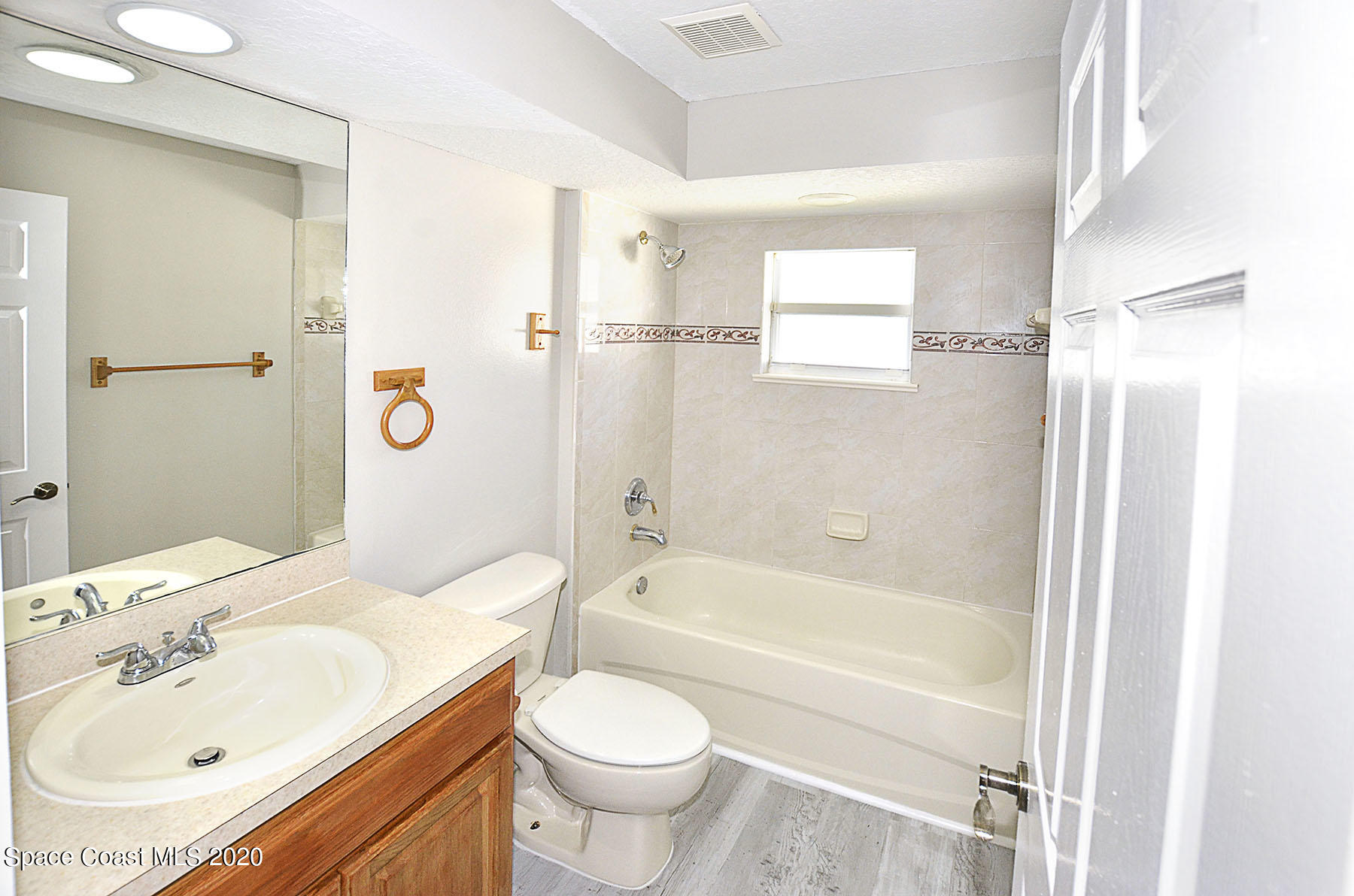 342 Perch Lane Sebastian, FL 32958 - Photo 24 of 34 GuestBath