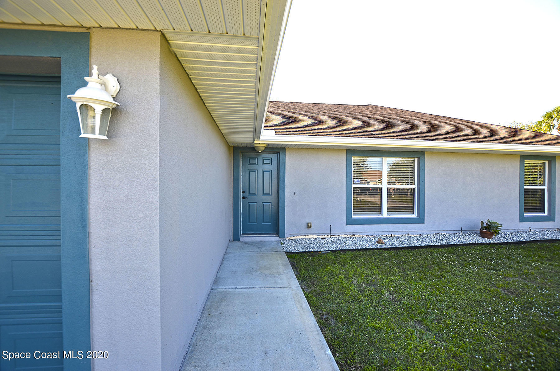 342 Perch Lane Sebastian, FL 32958 - Photo 5 of 34 FrontEntry