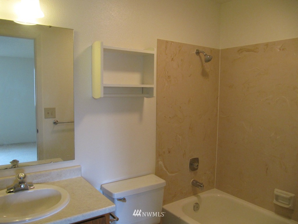 21509 4th Avenue West, Unit A23 Bothell, WA 98021 - Photo 8 of 12