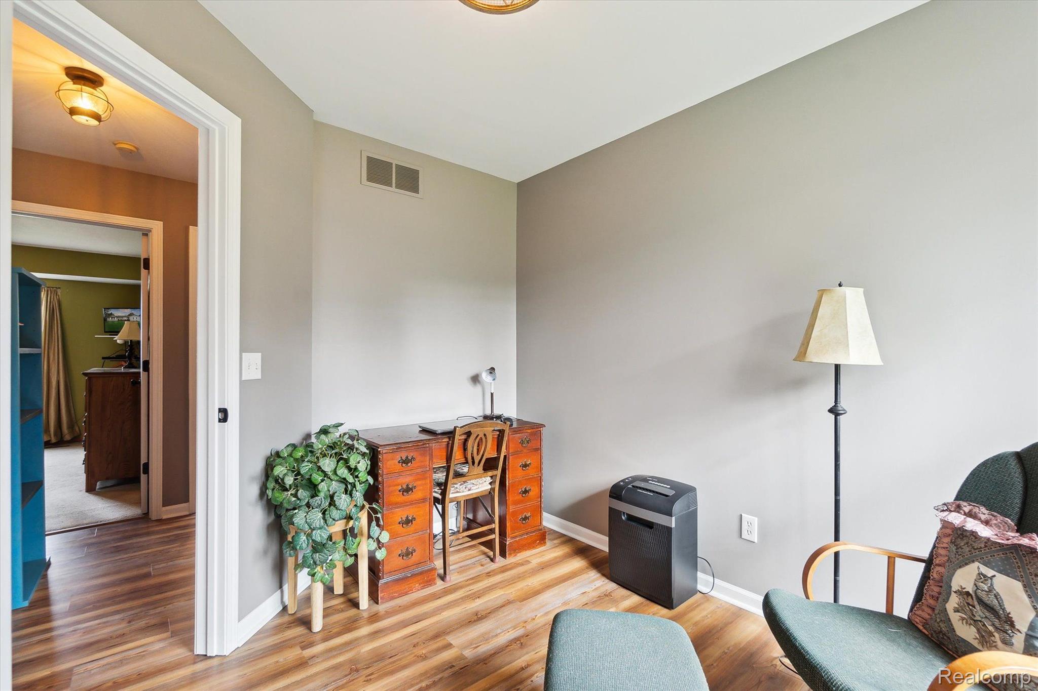 5107 East Allen Road Howell, MI 48855 - Photo 16 of 25 Gallery Image 16