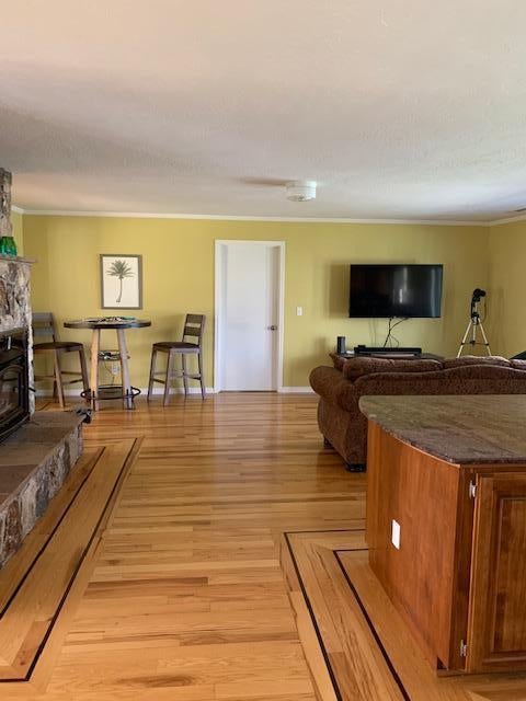 4450 Leonard Road Grants Pass, OR 97527 - Photo 8 of 39 living room