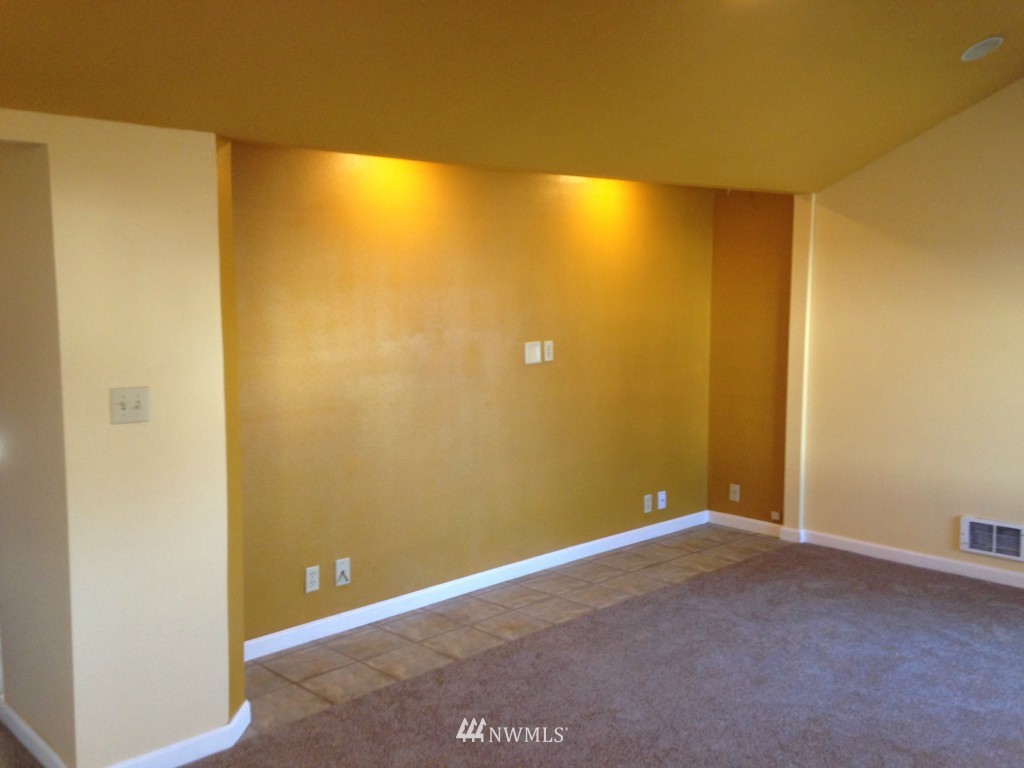 3624 Chrisella Road East Edgewood, WA 98371 - Photo 4 of 14 Gallery Image 4