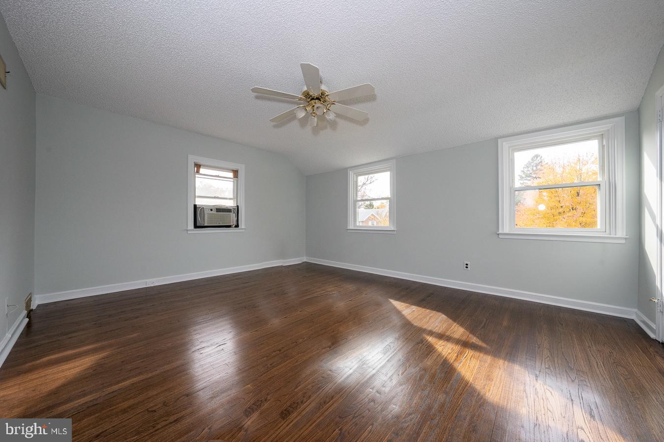 1621 Earlington Road Havertown, PA 19083 - Photo 15 of 27
