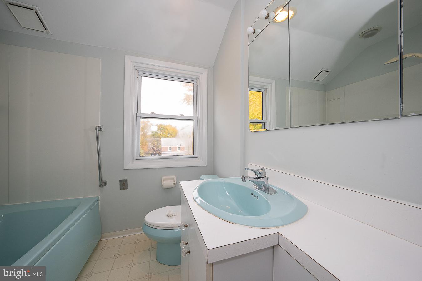 1621 Earlington Road Havertown, PA 19083 - Photo 18 of 27