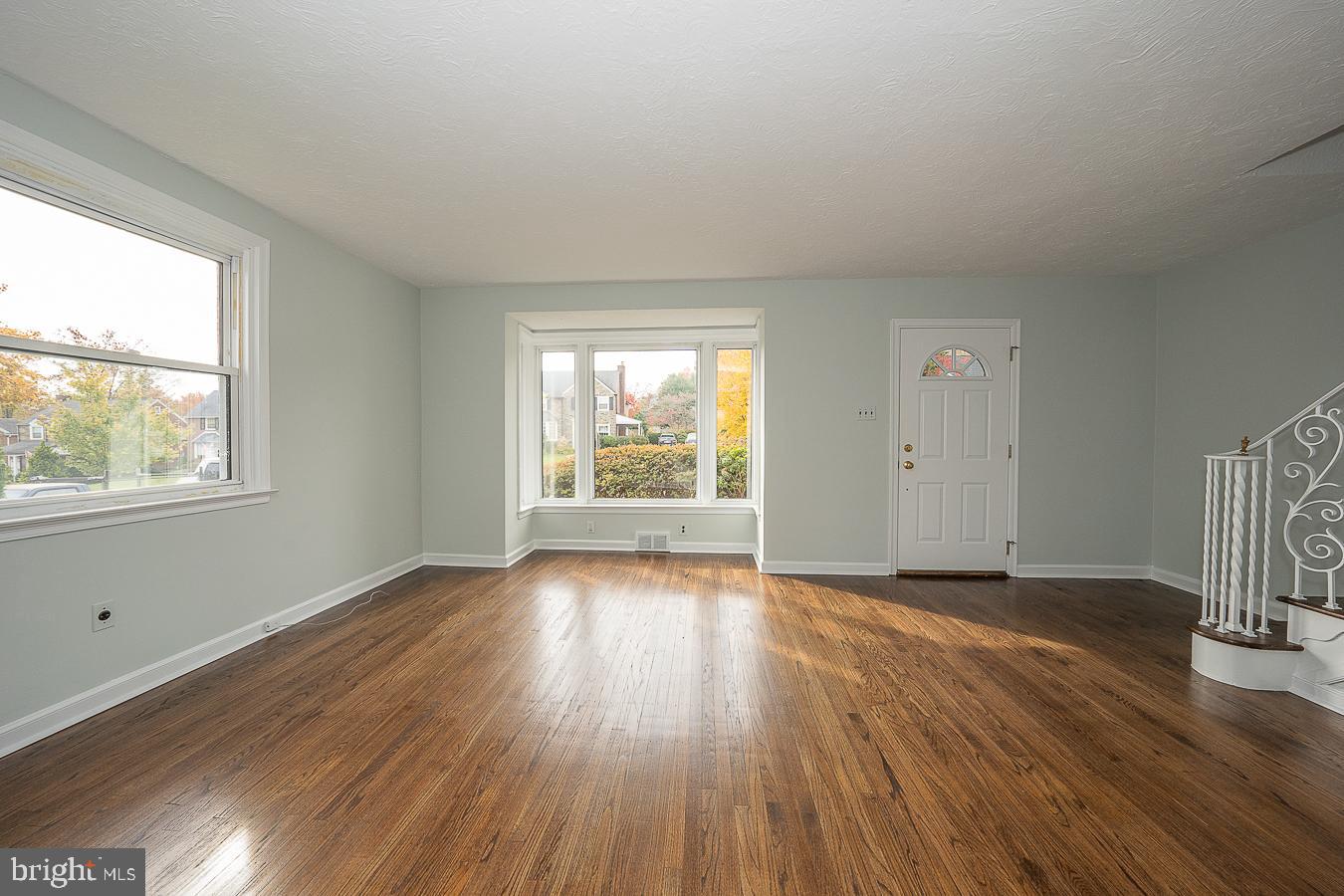 1621 Earlington Road Havertown, PA 19083 - Photo 5 of 27