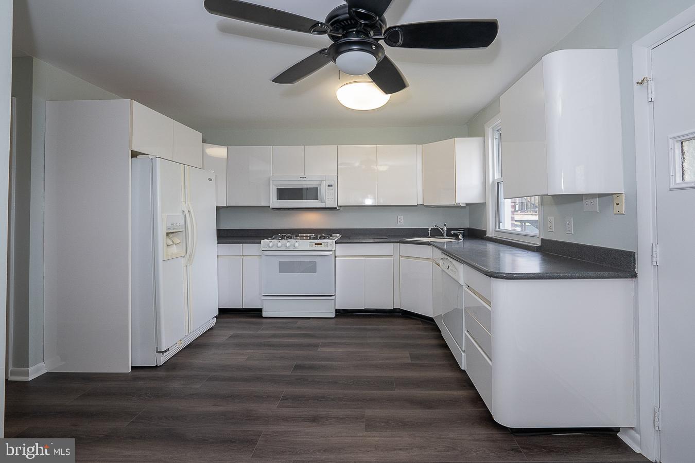 1621 Earlington Road Havertown, PA 19083 - Photo 10 of 27