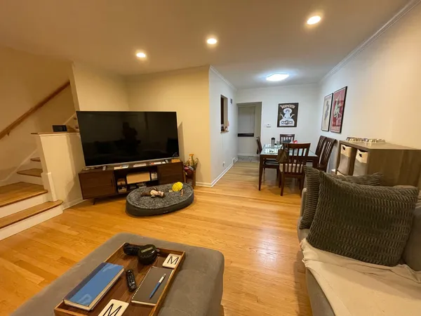 $3,300 | 539.5 Ridge Road, Wilmette, IL 60091