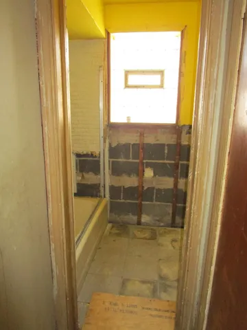 $139,900 | 240 Linden Avenue, Bellwood, IL 60104