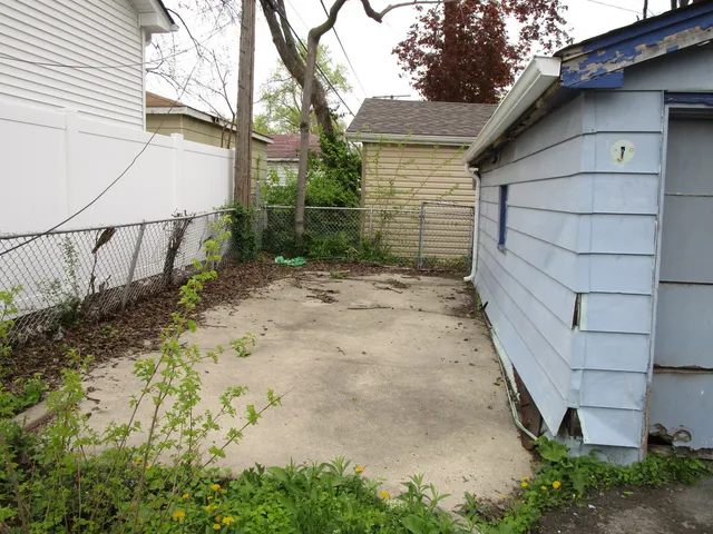 $139,900 | 240 Linden Avenue, Bellwood, IL 60104