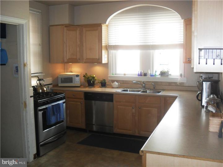 3041 Knorr Street Philadelphia, PA 19149 - Photo 11 of 24