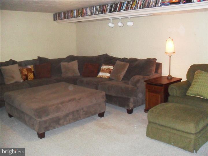 3041 Knorr Street Philadelphia, PA 19149 - Photo 21 of 24