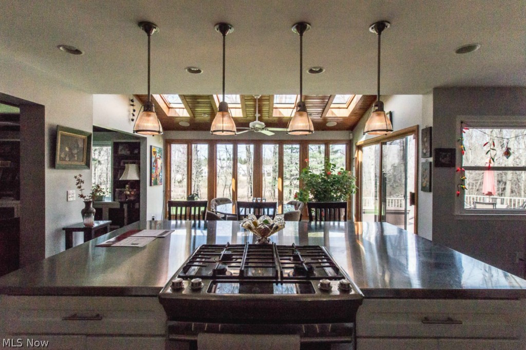 4415 Shaw Road Akron, OH 44333 - Photo 4 of 18