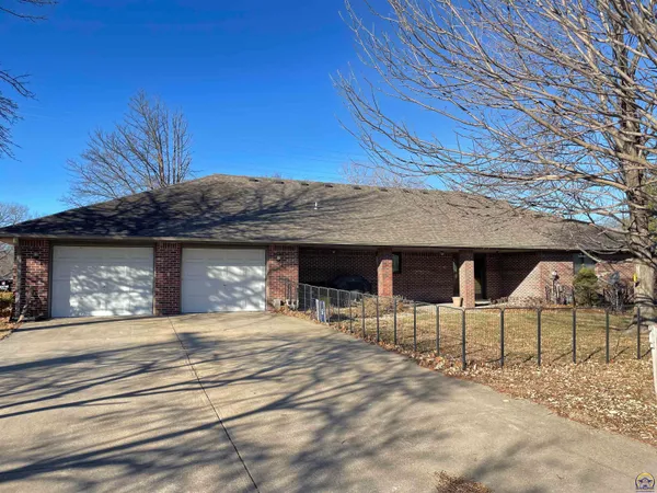 $329,900 | 406 Noble Avenue, Belvue, KS 66407