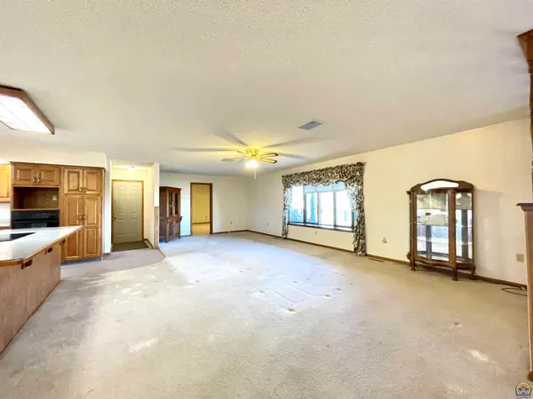 $329,900 | 406 Noble Avenue, Belvue, KS 66407