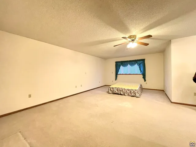 $329,900 | 406 Noble Avenue, Belvue, KS 66407