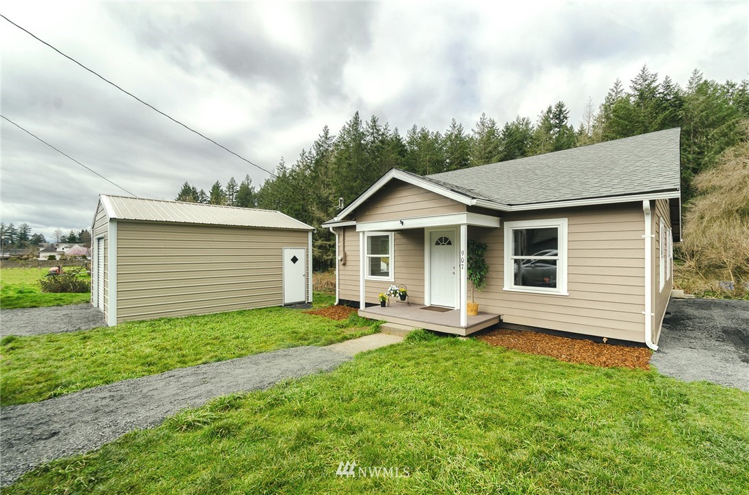 907 Southwest Mayer Street Winlock, WA 98596 - Photo 1 of 25 Gallery Image 1