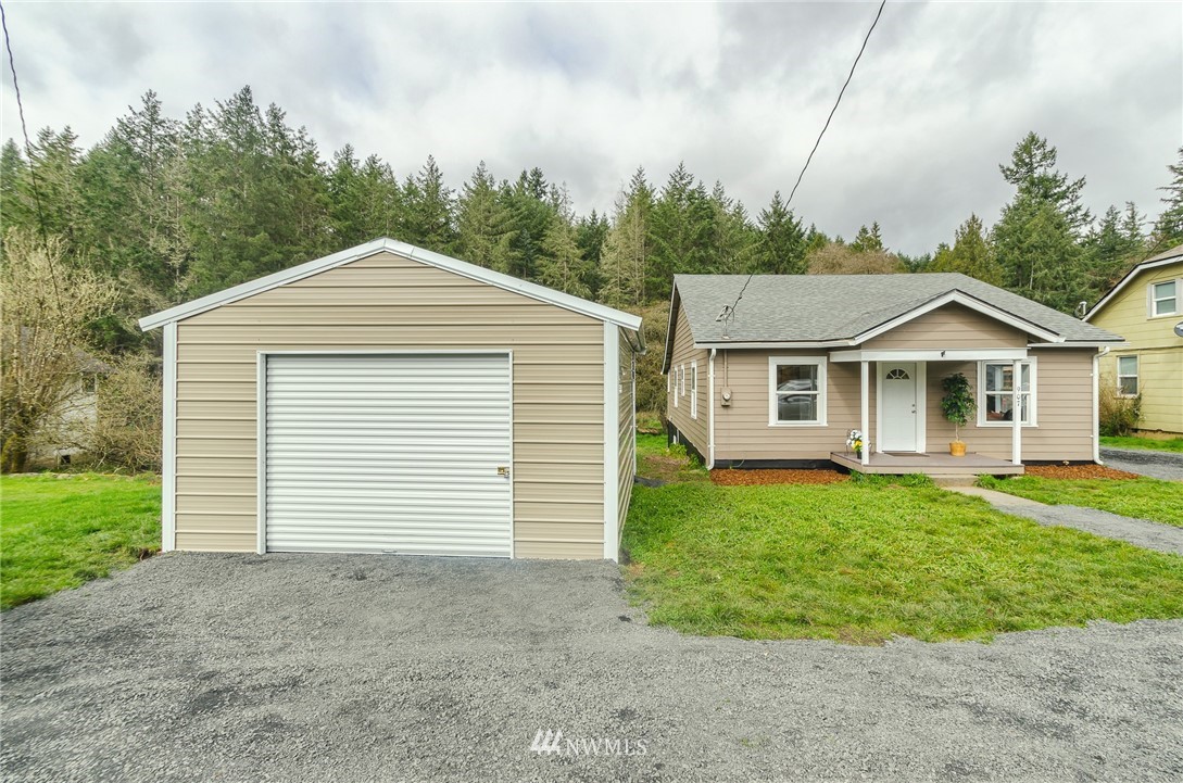 907 Southwest Mayer Street Winlock, WA 98596 - Photo 2 of 25 Gallery Image 2