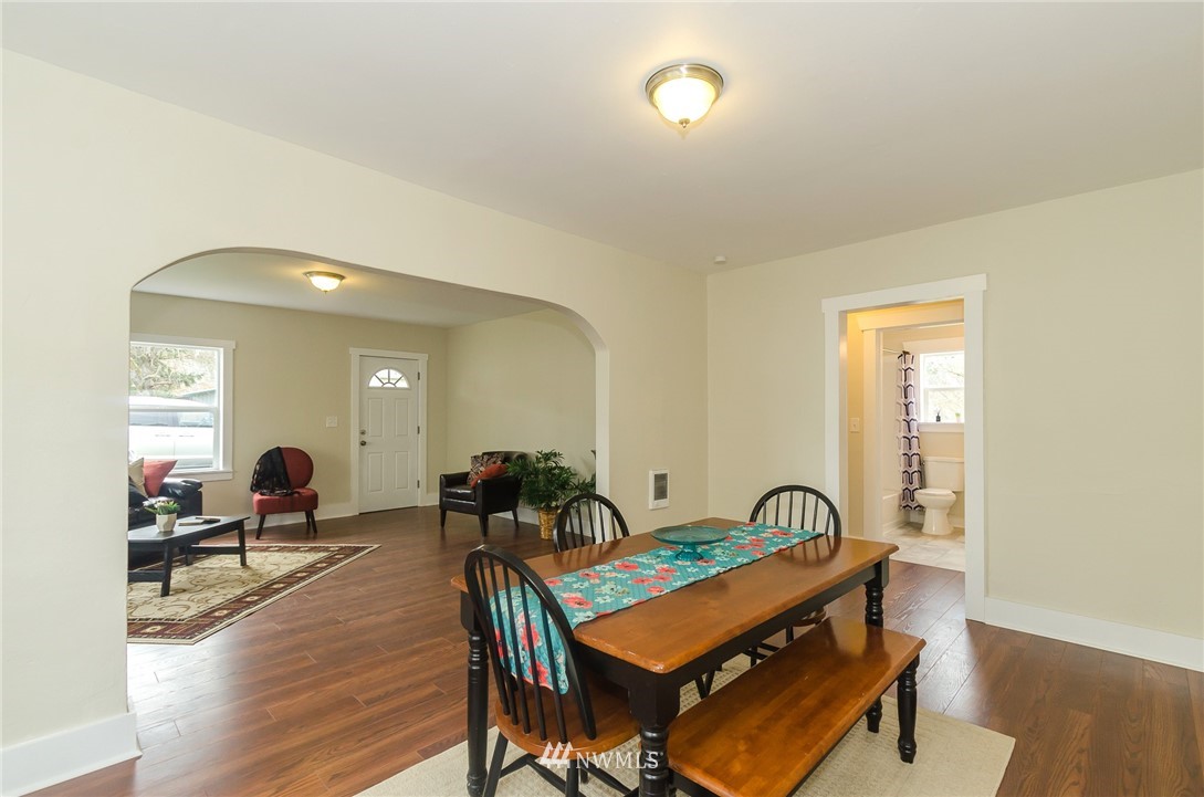 907 Southwest Mayer Street Winlock, WA 98596 - Photo 8 of 25 Gallery Image 8