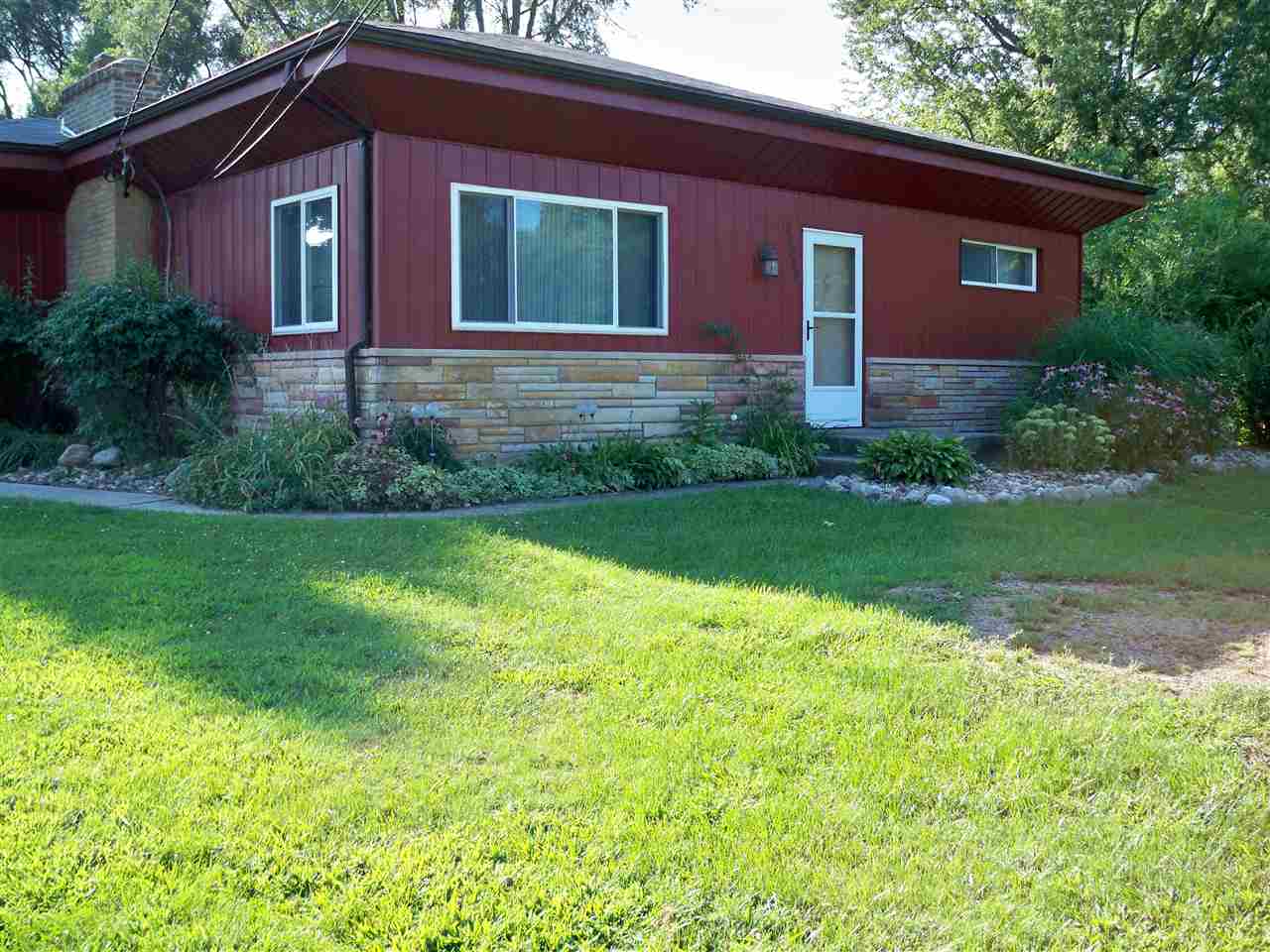 55089 Sundown Road South Bend, IN 46628 - Photo 1 of 34