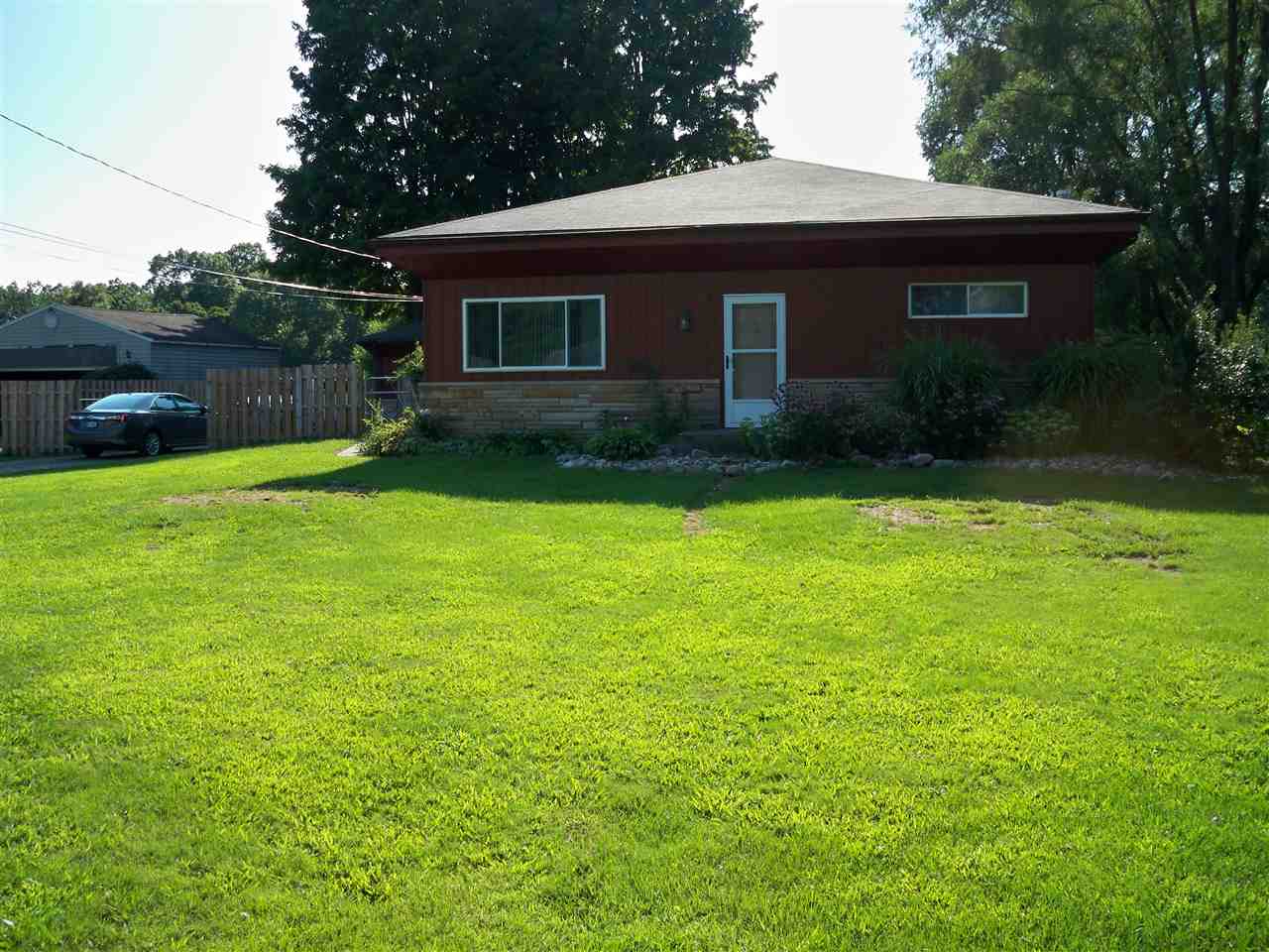 55089 Sundown Road South Bend, IN 46628 - Photo 5 of 34