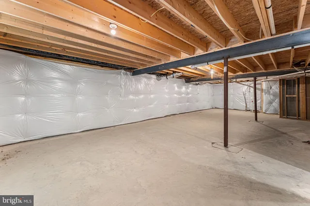 $498,000 | 289 Pleasant Banks Lane, Kilmarnock, VA 22482