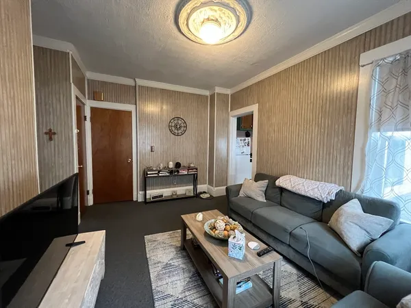 $2,100 | 60 Hichborn Street, Unit 1, Boston, MA 02135