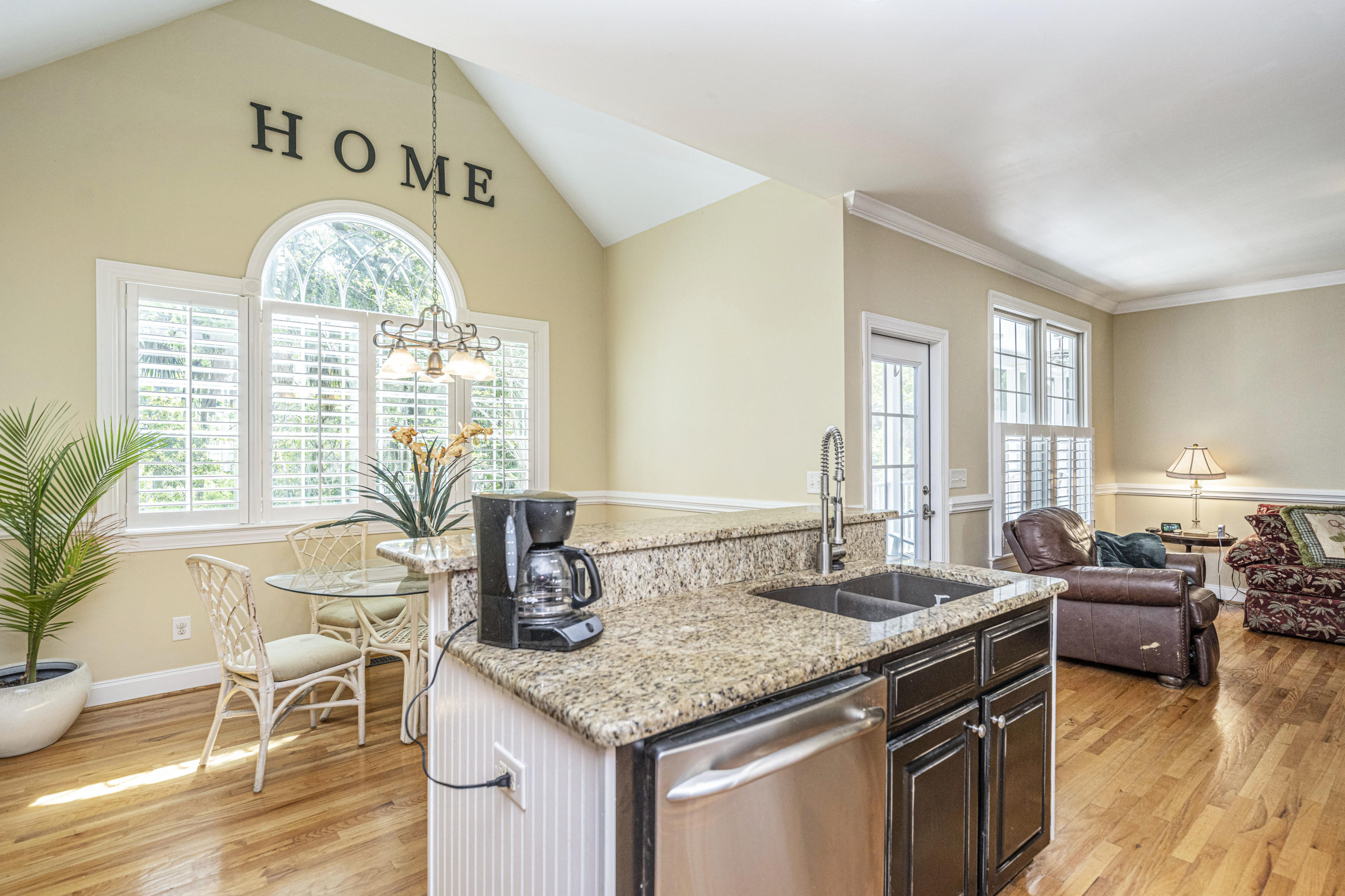 1624 Sewee Fort Road Mount Pleasant, SC 29466 - Photo 4 of 28 1624SeweeFortRd17