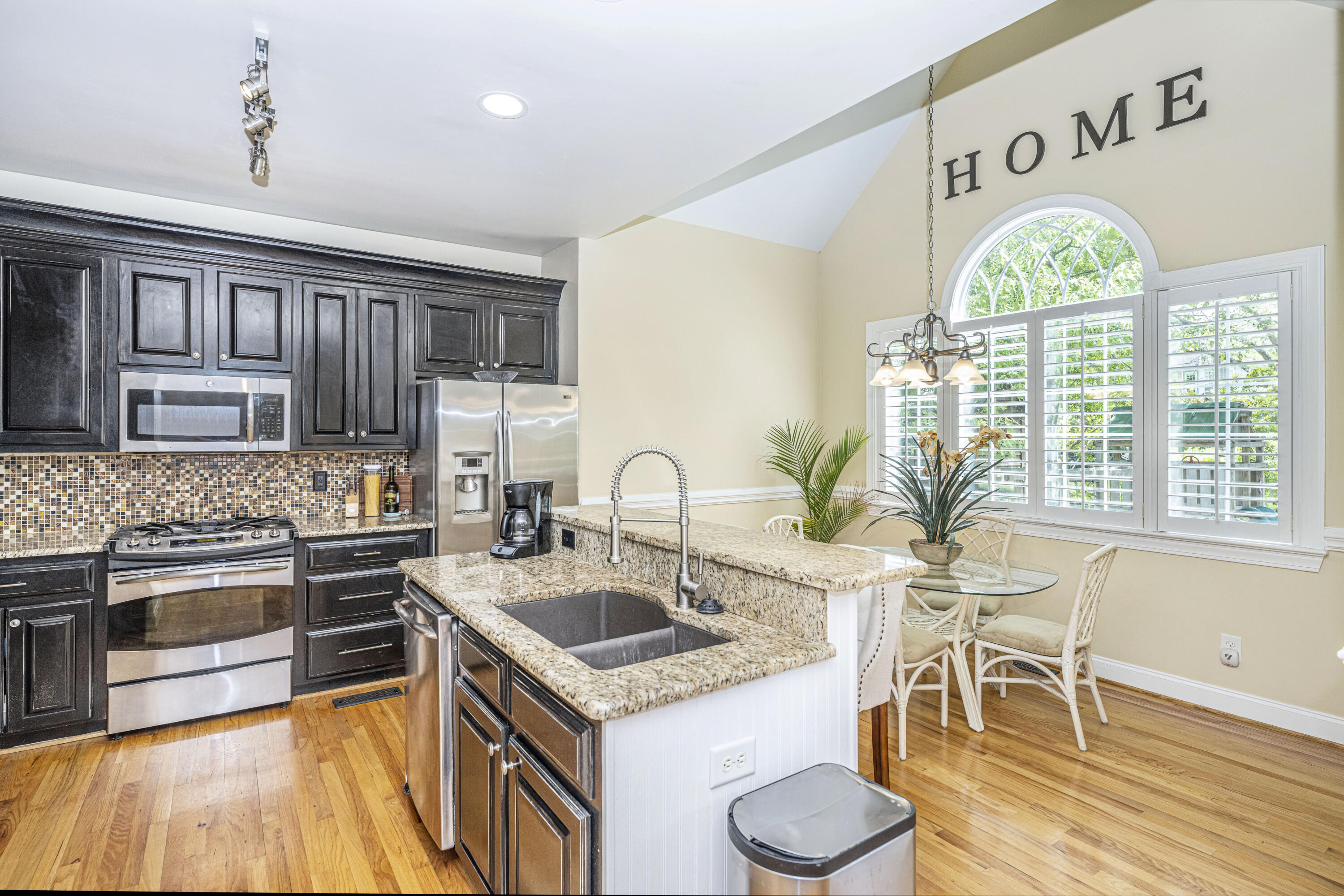 1624 Sewee Fort Road Mount Pleasant, SC 29466 - Photo 5 of 28 1624SeweeFortRd19