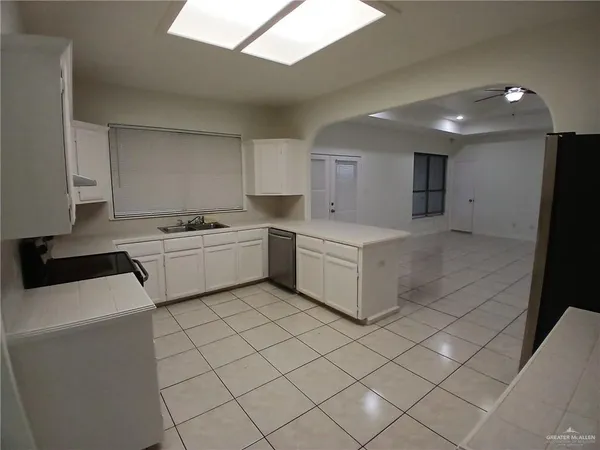 $2,300 | 130 San Jacinto Street, Mission, TX 78572