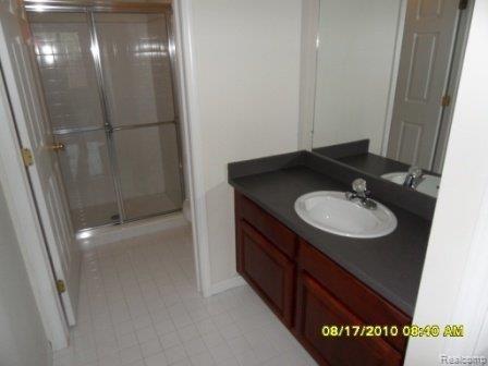 20626 Dunham Road Clinton Township, MI 48038 - Photo 8 of 13 bath master v2