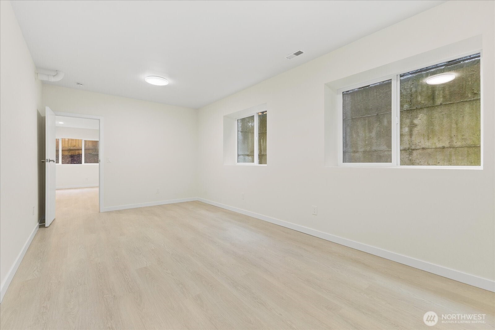 422 East Titus Street Kent, WA 98030 - Photo 26 of 28 a view of an empty room with a window