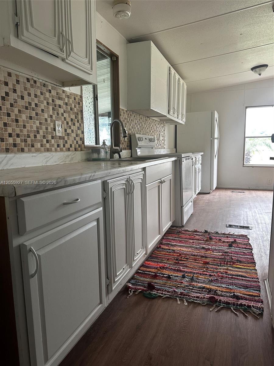 614 Bowden Road Clewiston, FL 33440 - Photo 8 of 30