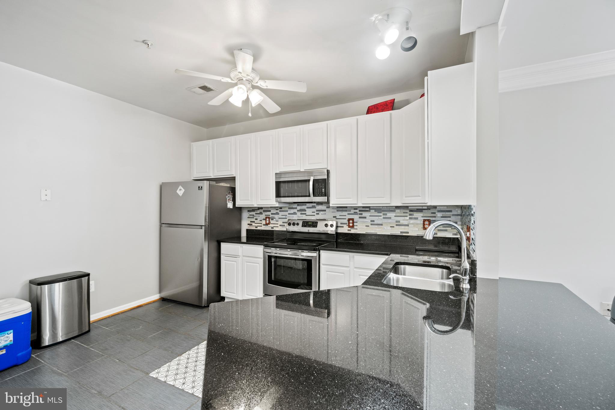 7410 Langholm Way Manassas, VA 20109 - Photo 3 of 21
