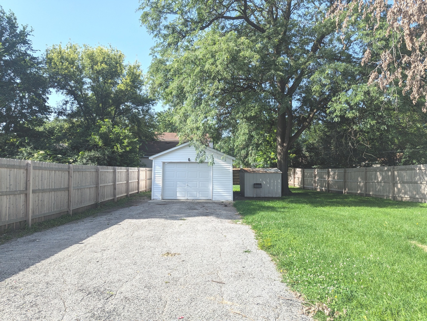 2055 Magnolia Road Homewood, IL 60430 - Photo 3 of 26