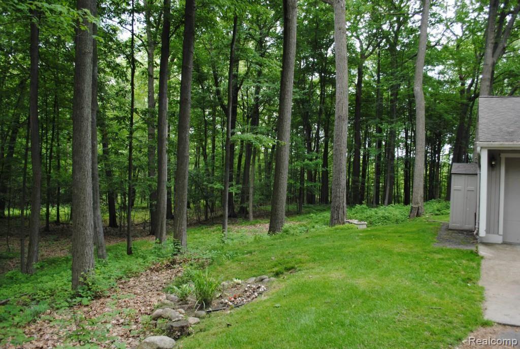 6851 Rattalee Lake Road Clarkston, MI 48348 - Photo 32 of 39 28.jpg