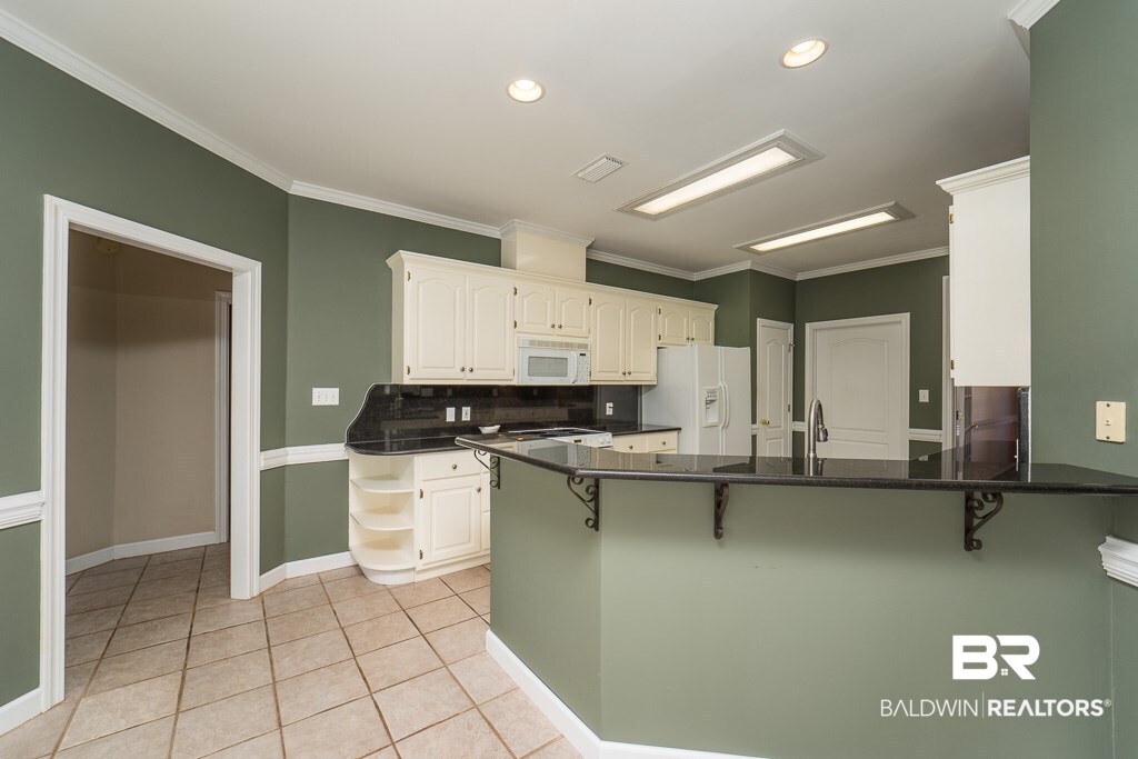 212 North Circle Fairhope, AL 36532 - Photo 7 of 29 Kitchen