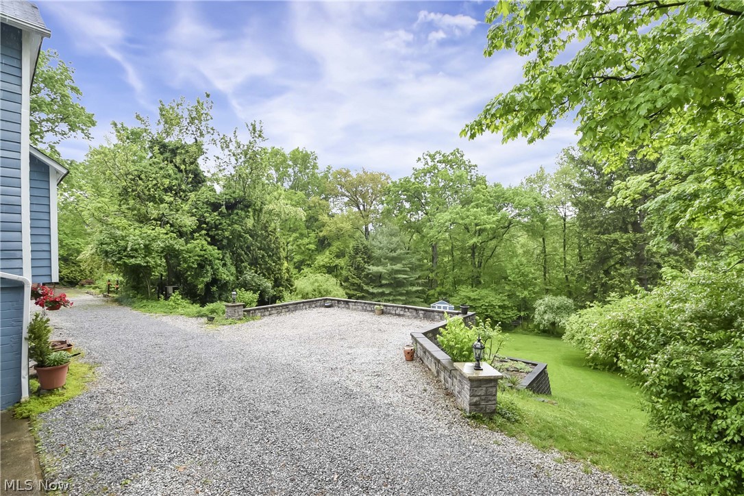 7659 River Road Olmsted Falls, OH 44138 - Photo 3 of 49