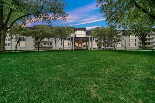 $245,000 | 8750 Harrison Avenue, Unit 214, Munster, IN 46321