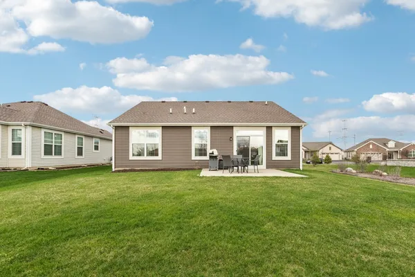 $399,000 | 1053 Honey Locust Drive, Crystal Lake, IL 60012