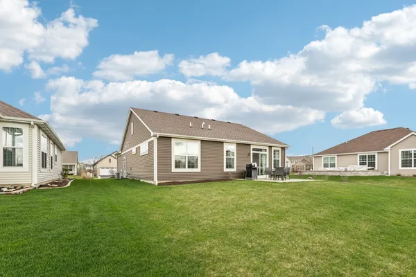 $399,000 | 1053 Honey Locust Drive, Crystal Lake, IL 60012