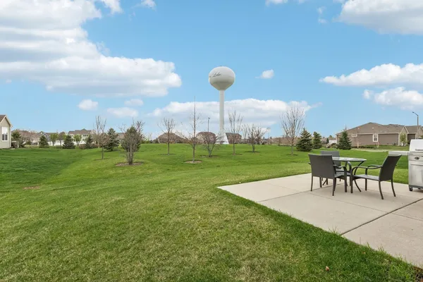 $399,000 | 1053 Honey Locust Drive, Crystal Lake, IL 60012