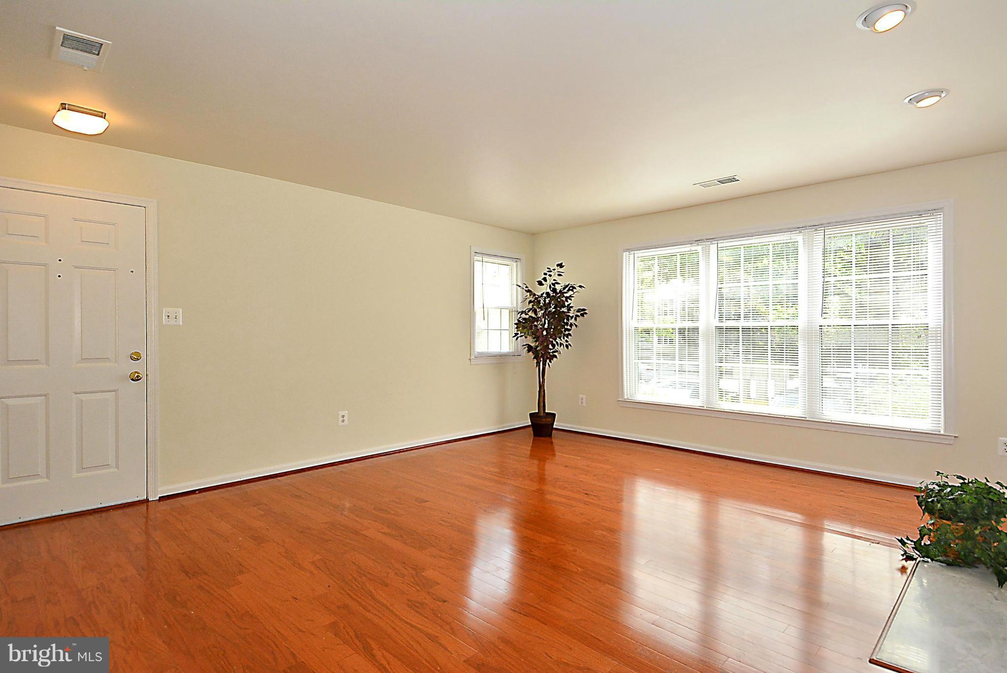 2229 Lovedale Lane, Unit 2229E Reston, VA 20191 - Photo 15 of 19 Living Room
