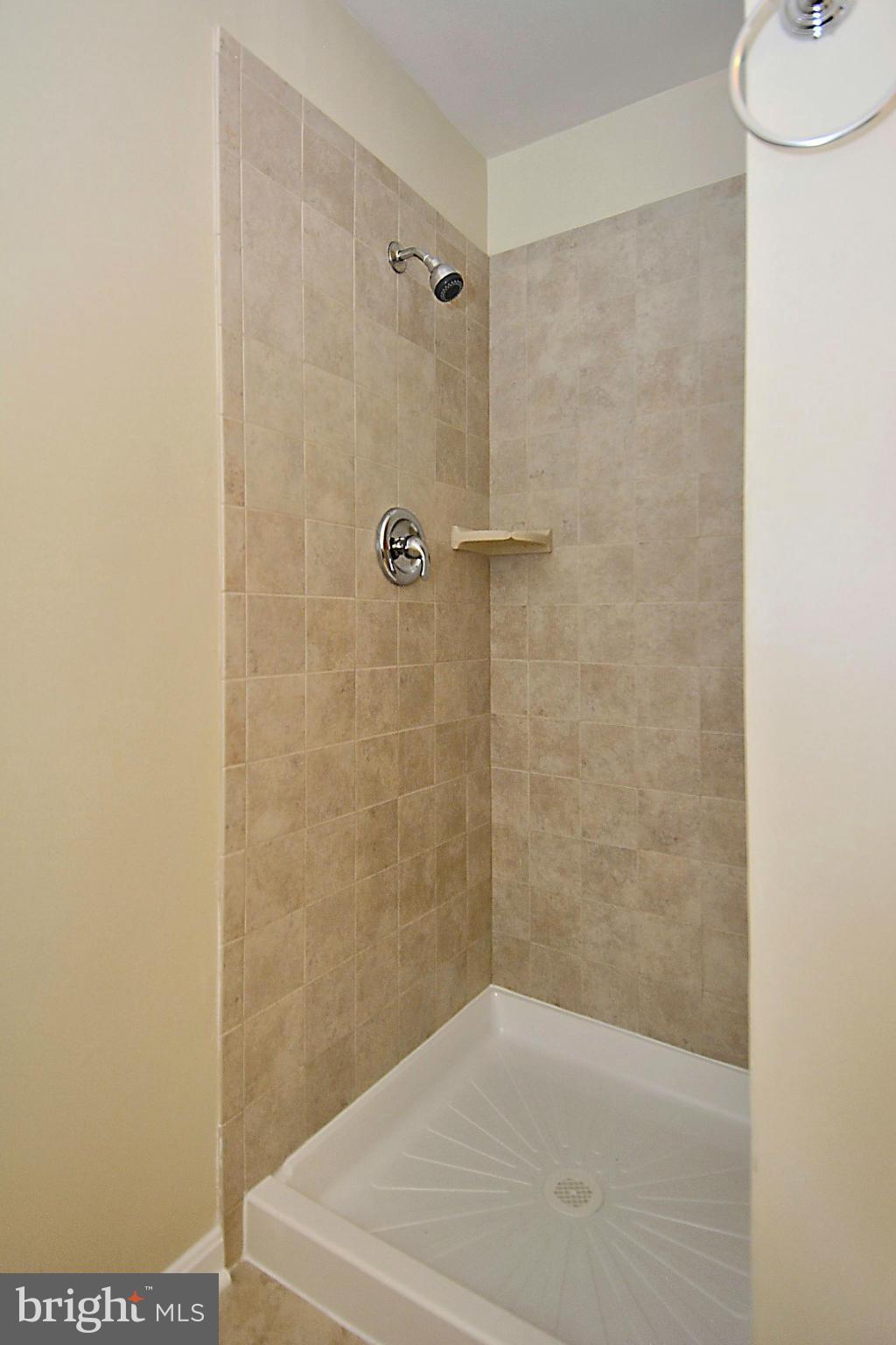 2229 Lovedale Lane, Unit 2229E Reston, VA 20191 - Photo 17 of 19 Bath