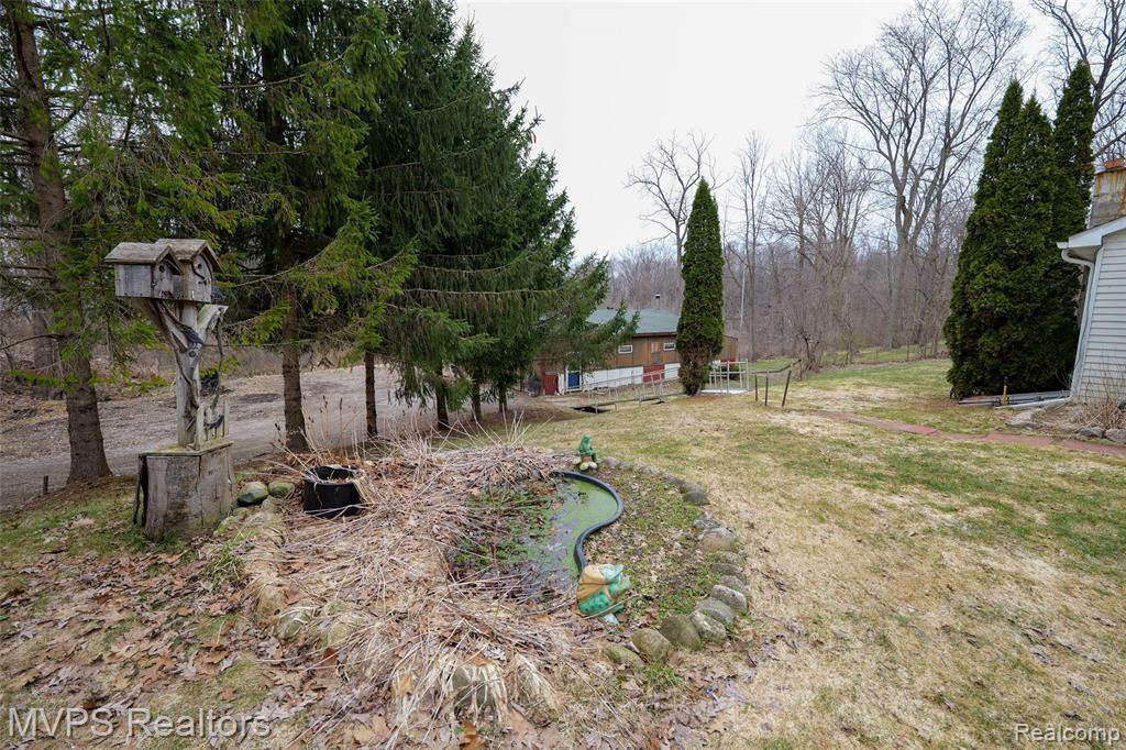 1721 Moffat Road Leonard, MI 48367 - Photo 29 of 38