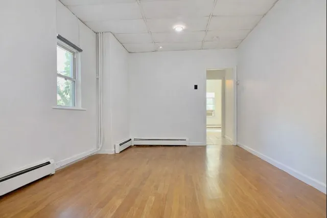$1,650 | 176 Hopkins Avenue, Unit 2R, Jersey City, NJ 07306