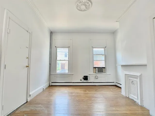 $1,650 | 176 Hopkins Avenue, Unit 2R, Jersey City, NJ 07306